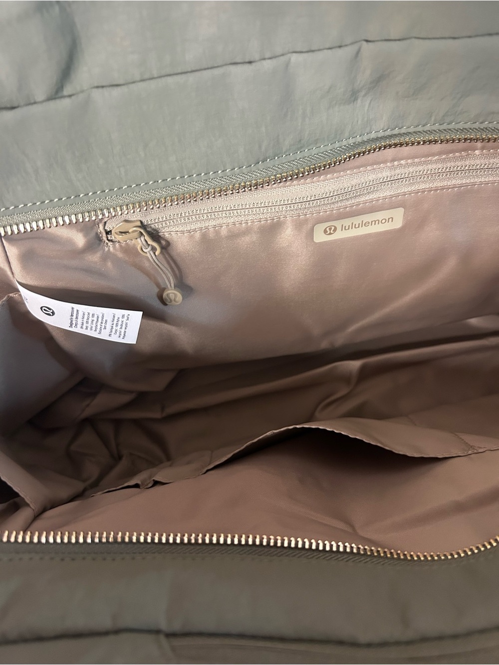NWOT Lululemon Triple Compartment Tote Bag- Bay Leaf/ 18L - Picture 12 of 15